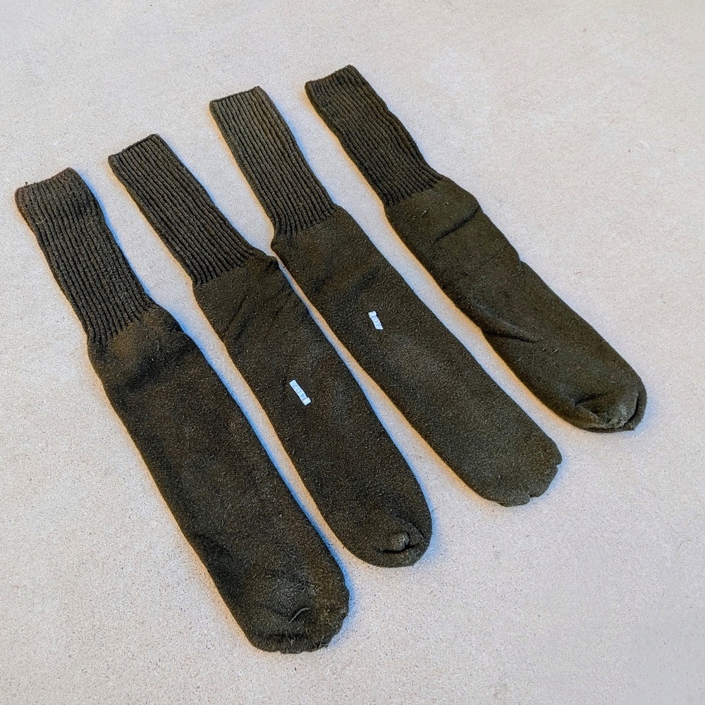 4 Vintage Crew Socks US Made Physical Training PT Hiking Military Issue D407 GUC